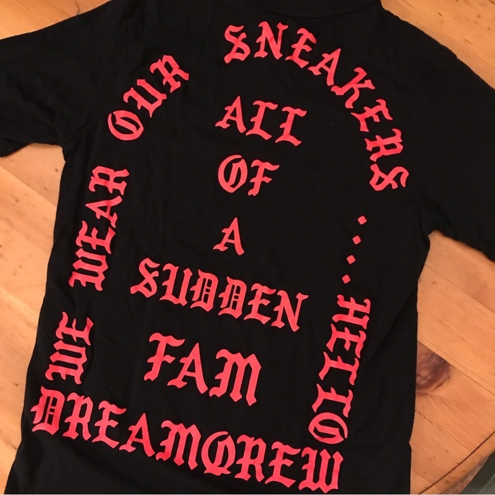 👟QREW TV HYPERBEAST Tee Shirt